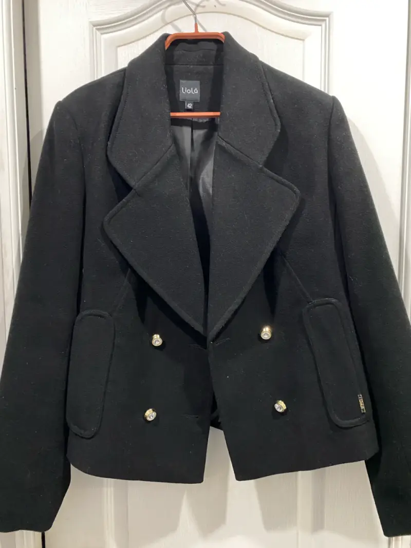 Chaqueta negra de mujer Liolà con botones dorados - 3