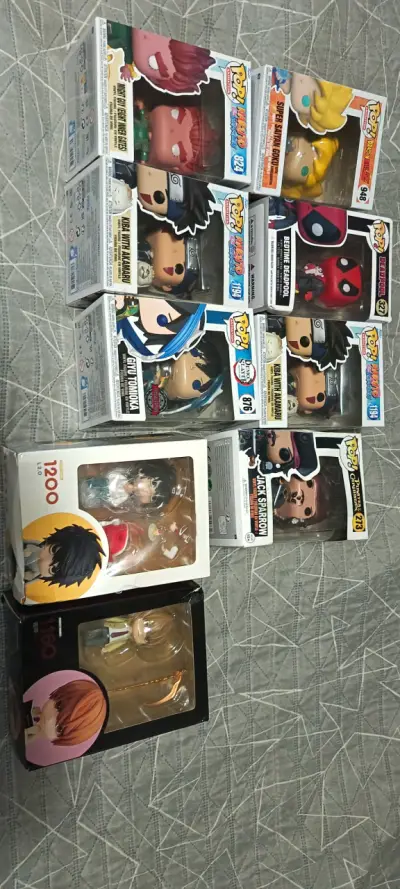 Colección de figuras Funko y nenderoid - miniatura 2