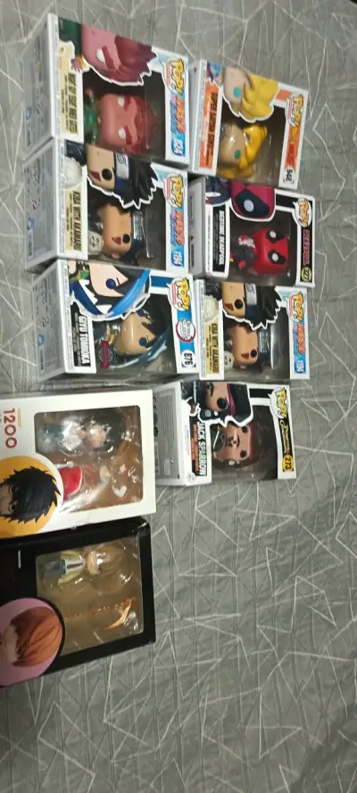 Colección de figuras Funko y nenderoid - miniatura 3