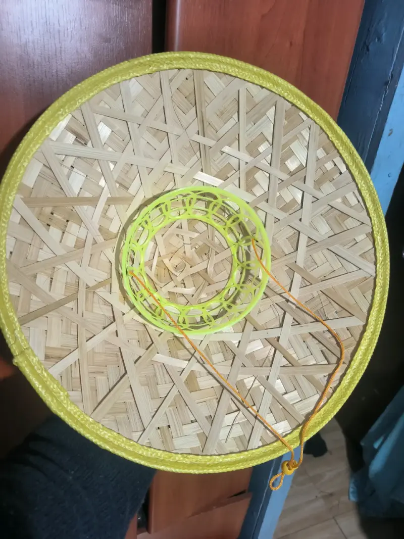 Sombrero de Paja Tradicional con Diseño Decorativo - 2