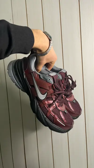 Zapatilla nike V2K run talla 41.5(26.5cm.-8.5us) - miniatura 1
