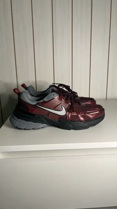 Zapatilla nike V2K run talla 41.5(26.5cm.-8.5us) - miniatura 3