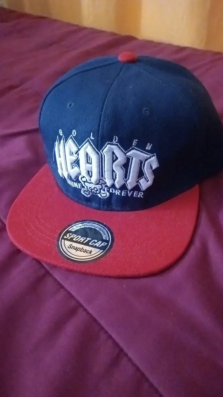 Gorra Snapback Golden Hearts Azul y Roja - 2