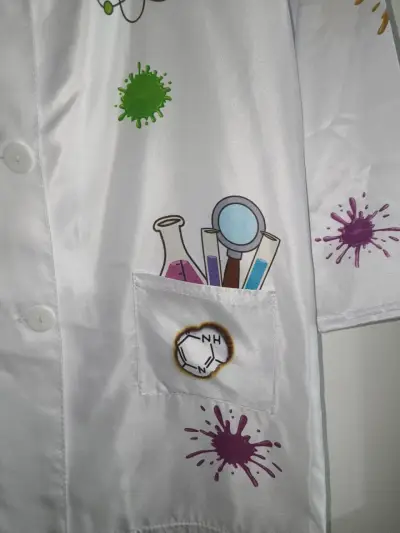 Delantal de laboratorio con diseño científico 🧪⚗️🔬⚛️ - miniatura 4
