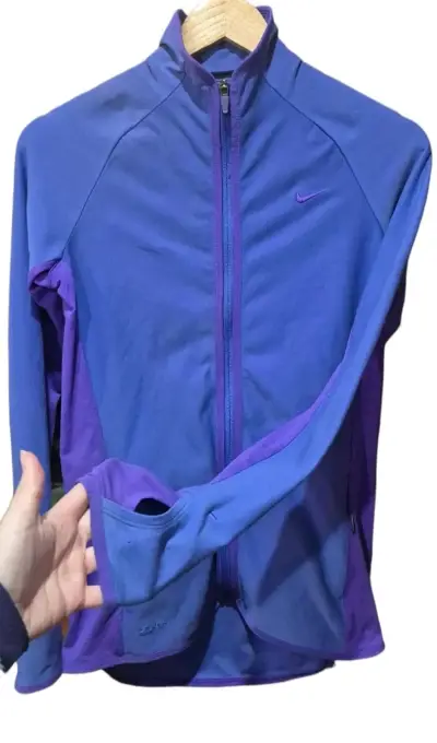 Chaqueta deportiva Nike azul y morado - miniatura 1