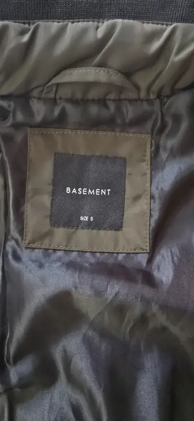 Chaqueta acolchada verde Basement para hombre - miniatura 4