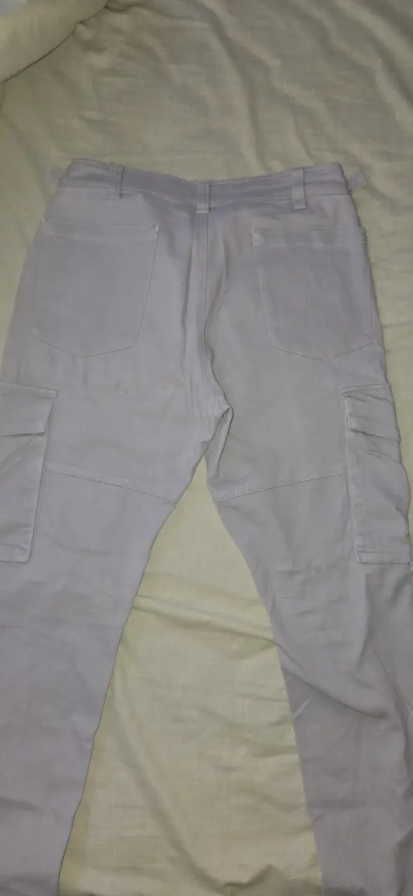 Pantalones cargo grises con bolsillos - 3