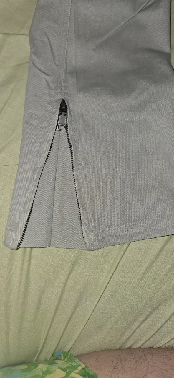 Pantalones cargo grises con bolsillos - 6