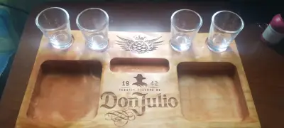 Set de degustación de tequila Don Julio con vasos - miniatura 1