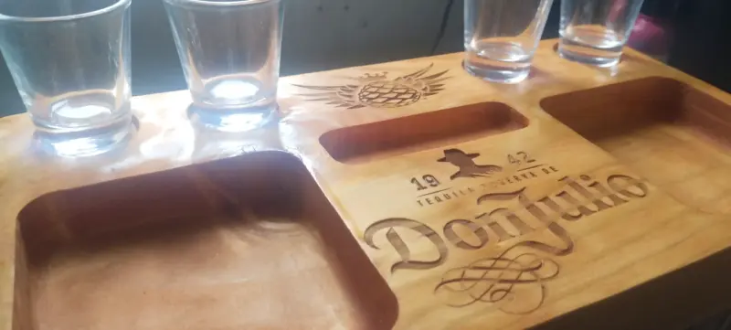 Set de degustación de tequila Don Julio con vasos - 4