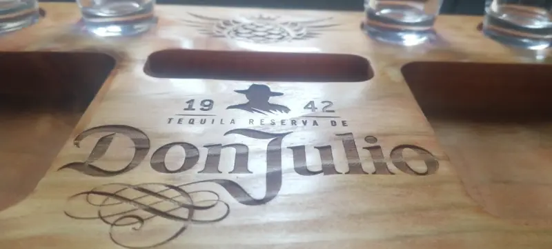 Set de degustación de tequila Don Julio con vasos - 6