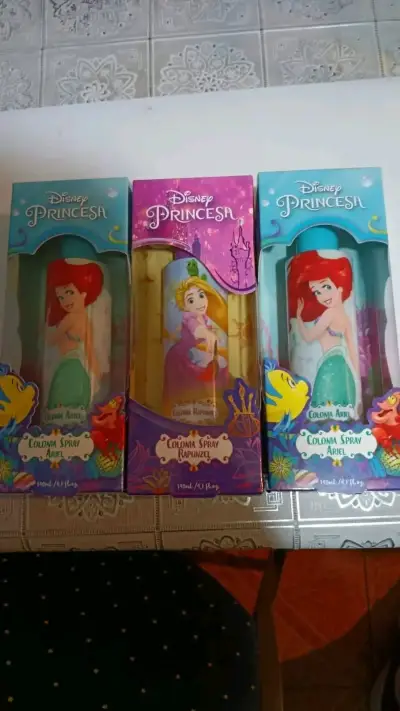 Cepillos de cabello Disney y Hello Kitty - miniatura 2