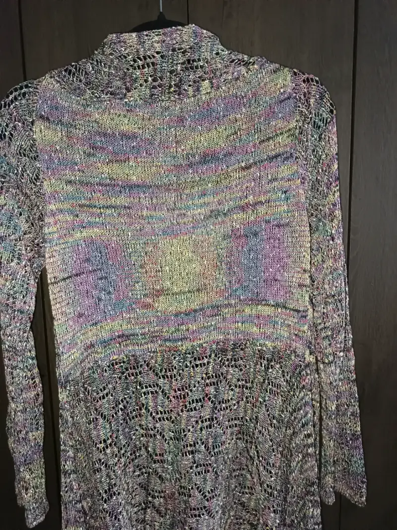 Cárdigan largo multicolor tejido a mano - 3