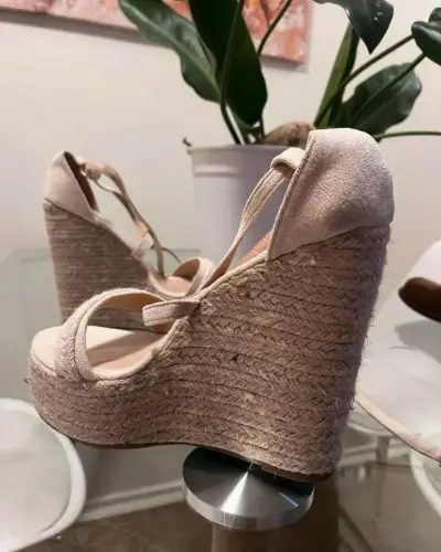 Sandalias de cuña altas color beige - miniatura 3