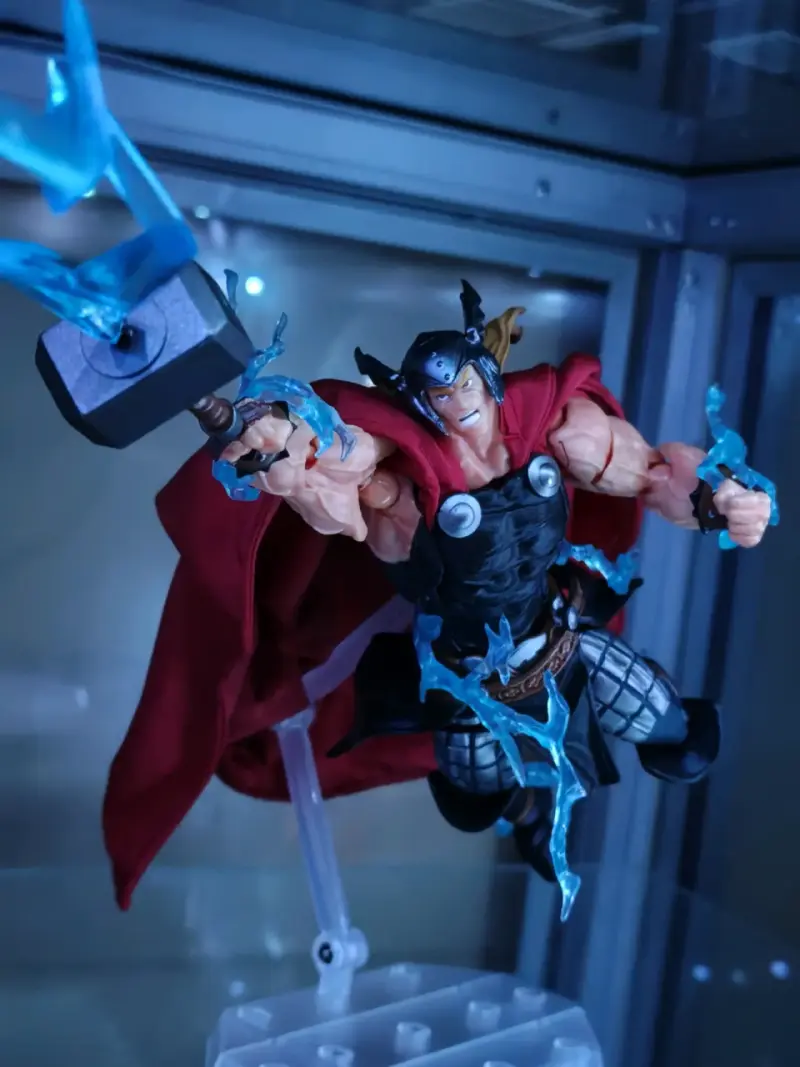 Figura de acción Thor Marvel - 1