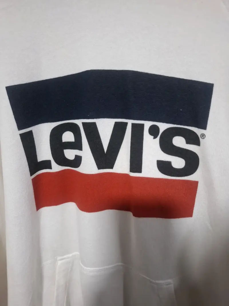 Polerón blanco Levi's con capucha - 4