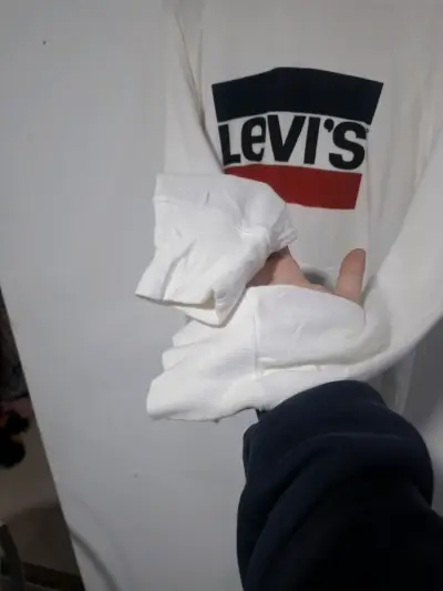 Polerón blanco Levi's con capucha - miniatura 5