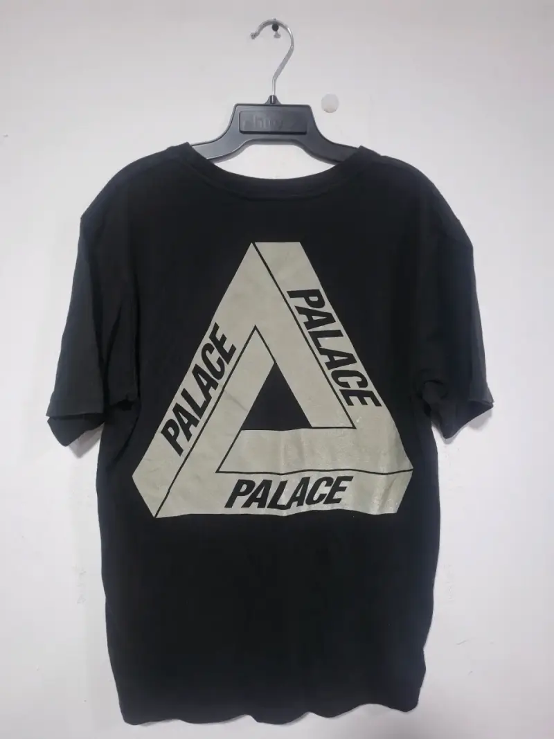Polera negra con logo Palace grande - 1
