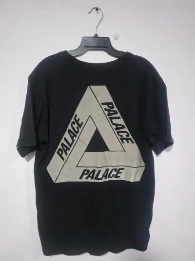 Polera negra con logo Palace grande - miniatura 1