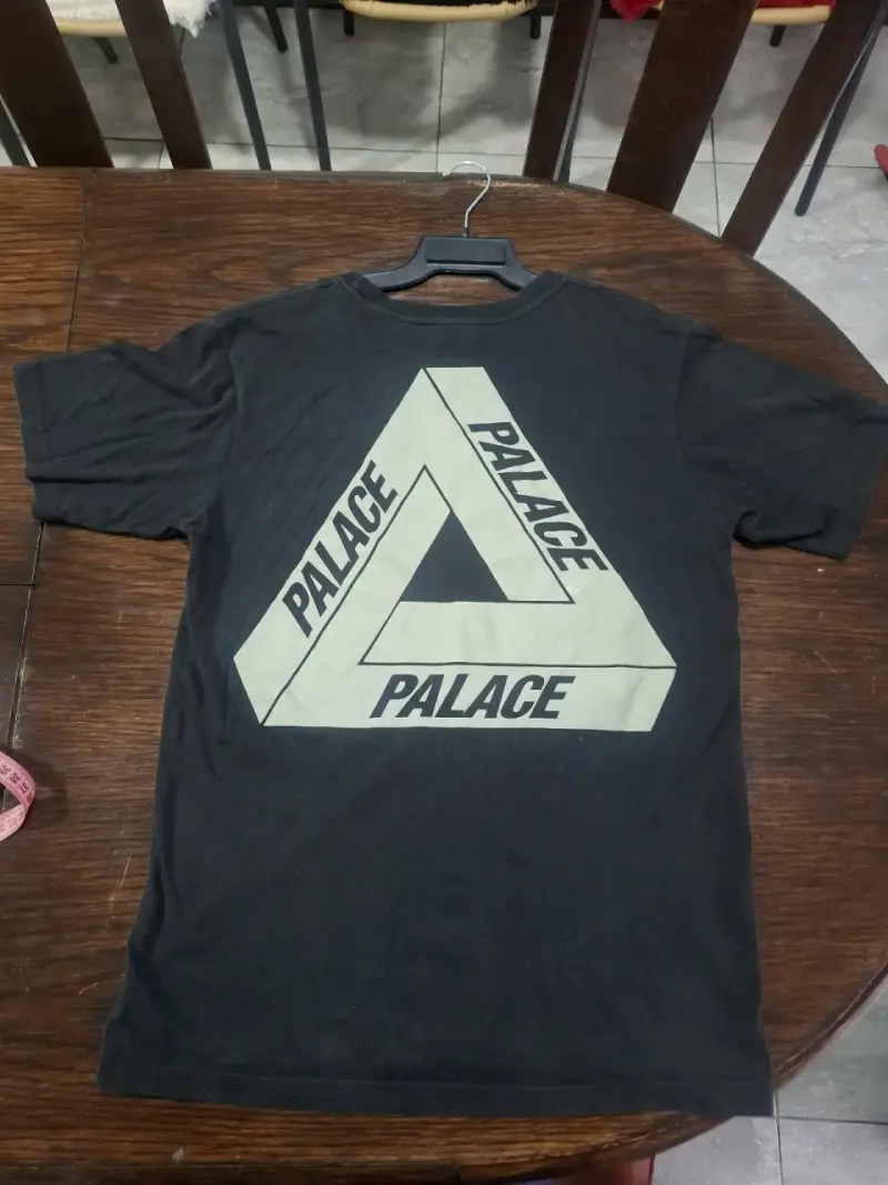 Polera negra con logo Palace grande - 4