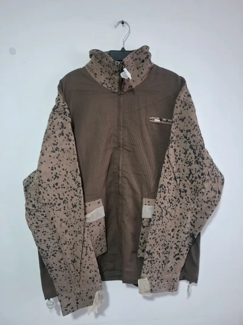 Chaqueta impermeable con diseño camuflado - 1