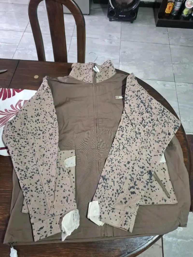 Chaqueta impermeable con diseño camuflado - 4