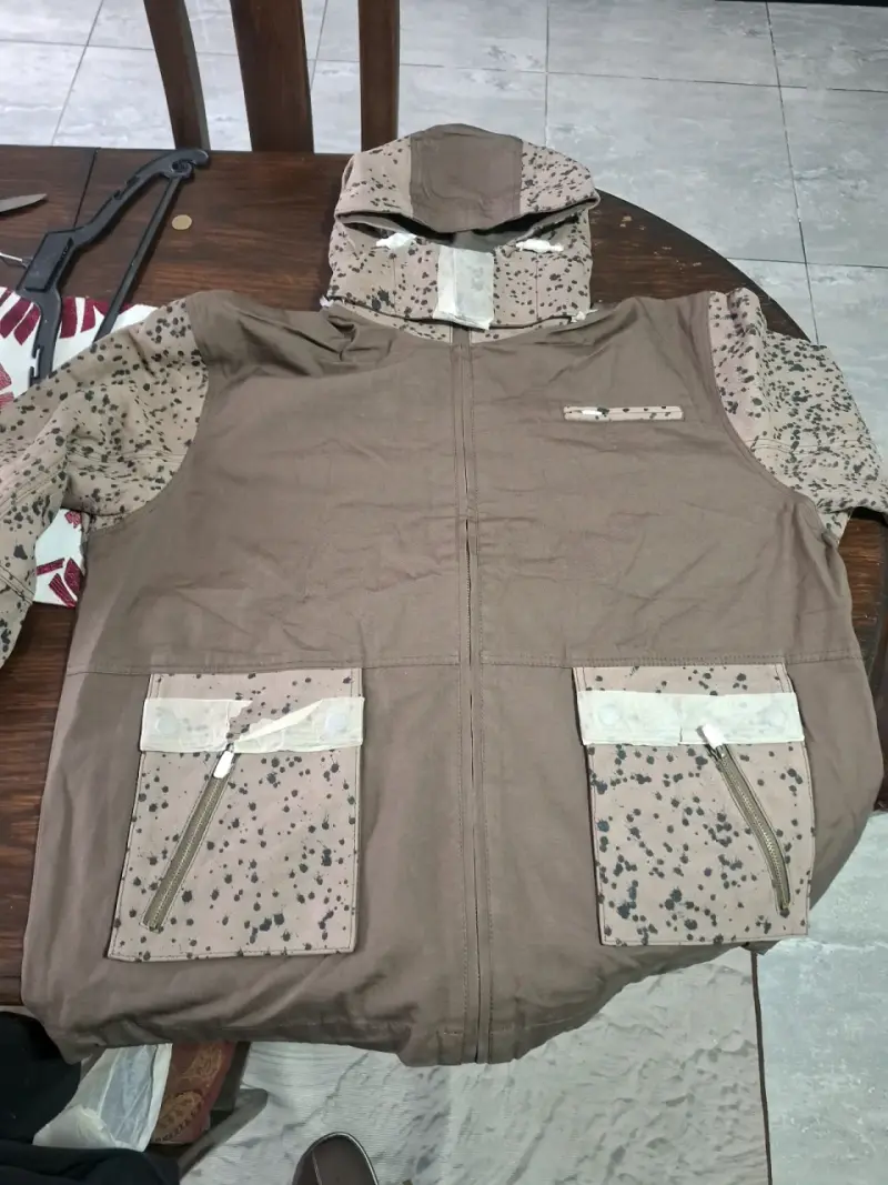 Chaqueta impermeable con diseño camuflado - 5