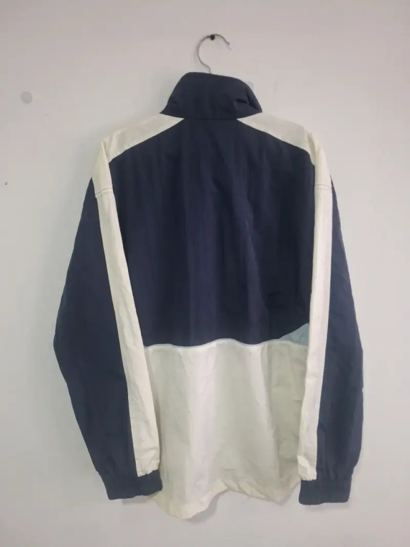 Chaqueta cortaviento azul y blanca Hollister - 2