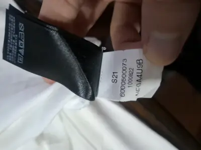 Polera blanca The North Face con diseño frontal - miniatura 6