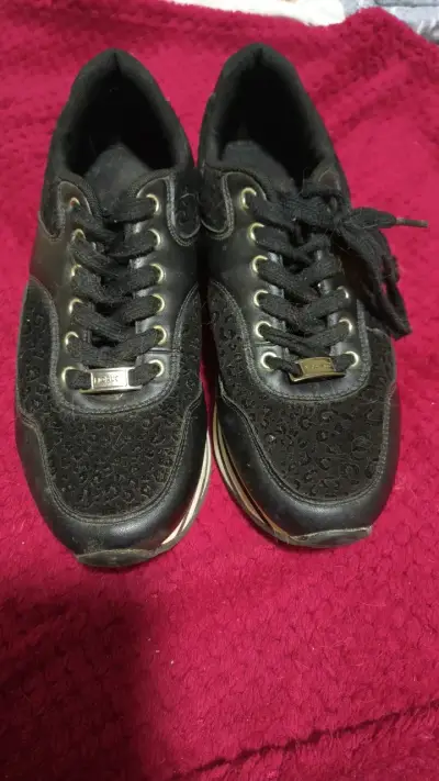Zapatillas negras de plataforma talla 40 - miniatura 1