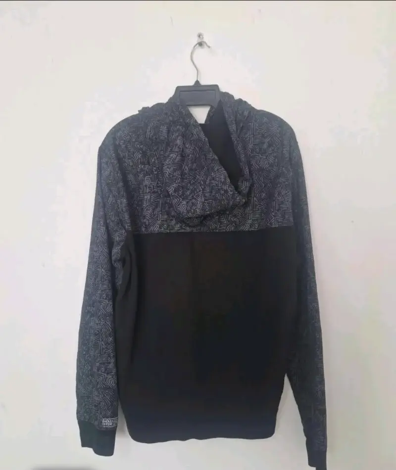 Polerón con capucha Hollister negro y gris - 2