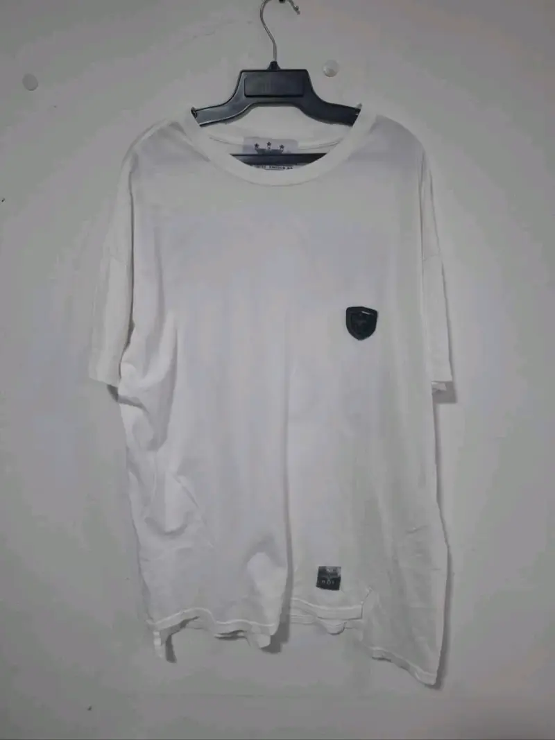 Polera blanca Boy London con logo de águila - 2