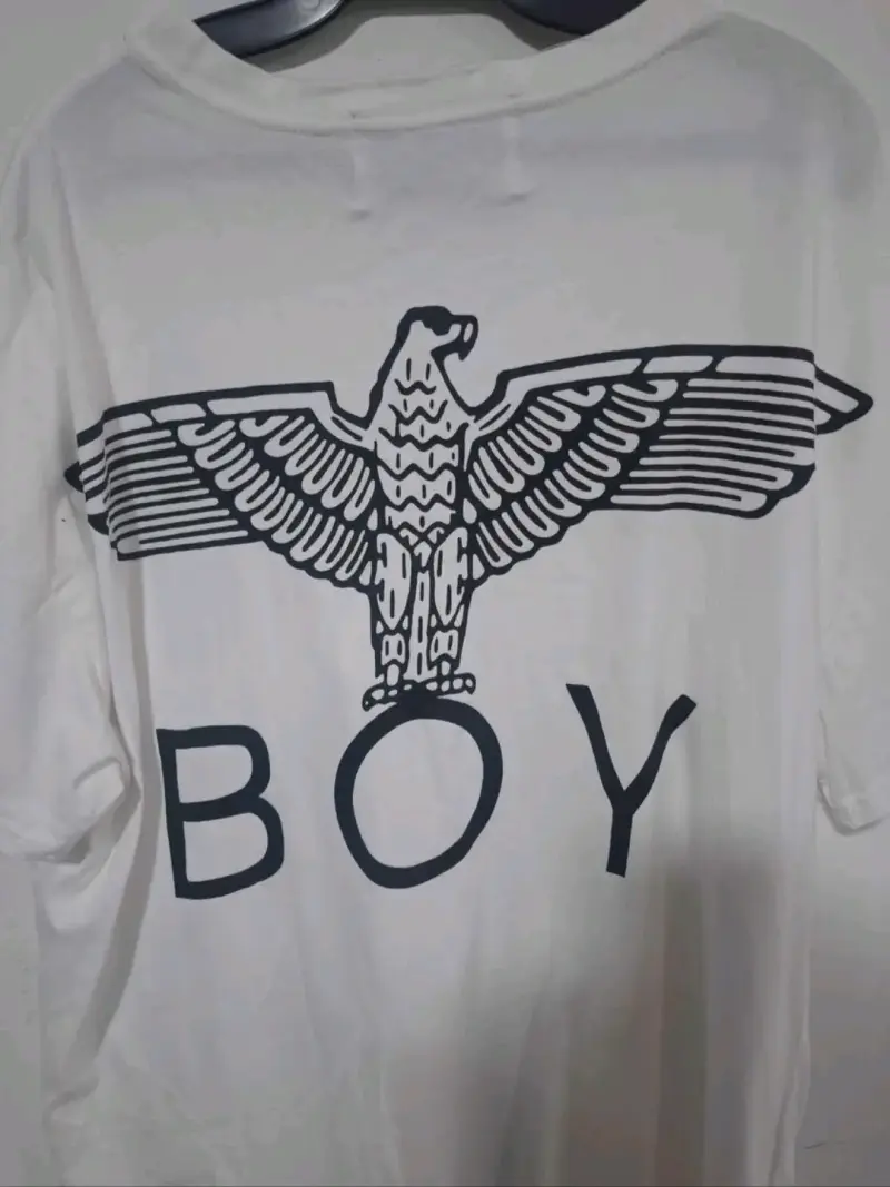 Polera blanca Boy London con logo de águila - 5