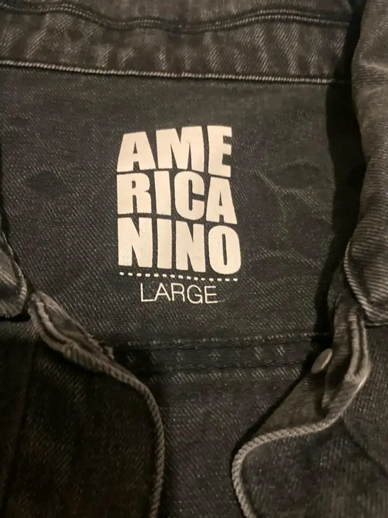 Chaqueta de mezclilla negra con diseño punk - 3