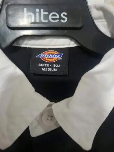 Polera de manga larga Dickies negra con cuello blanco - miniatura 3