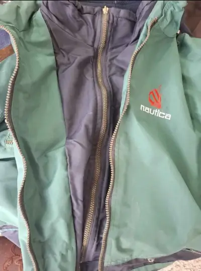 Chaqueta impermeable verde Nautica con capucha - miniatura 3