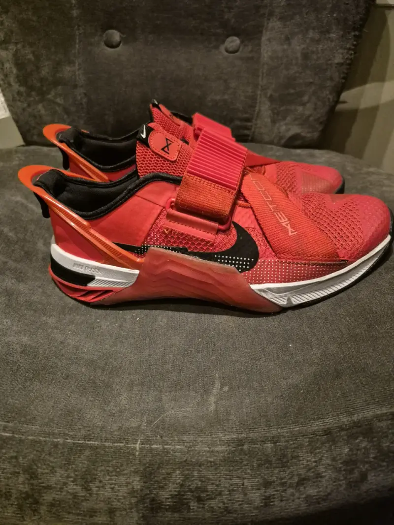 Zapatillas deportivas rojas Nike Metcon - 1