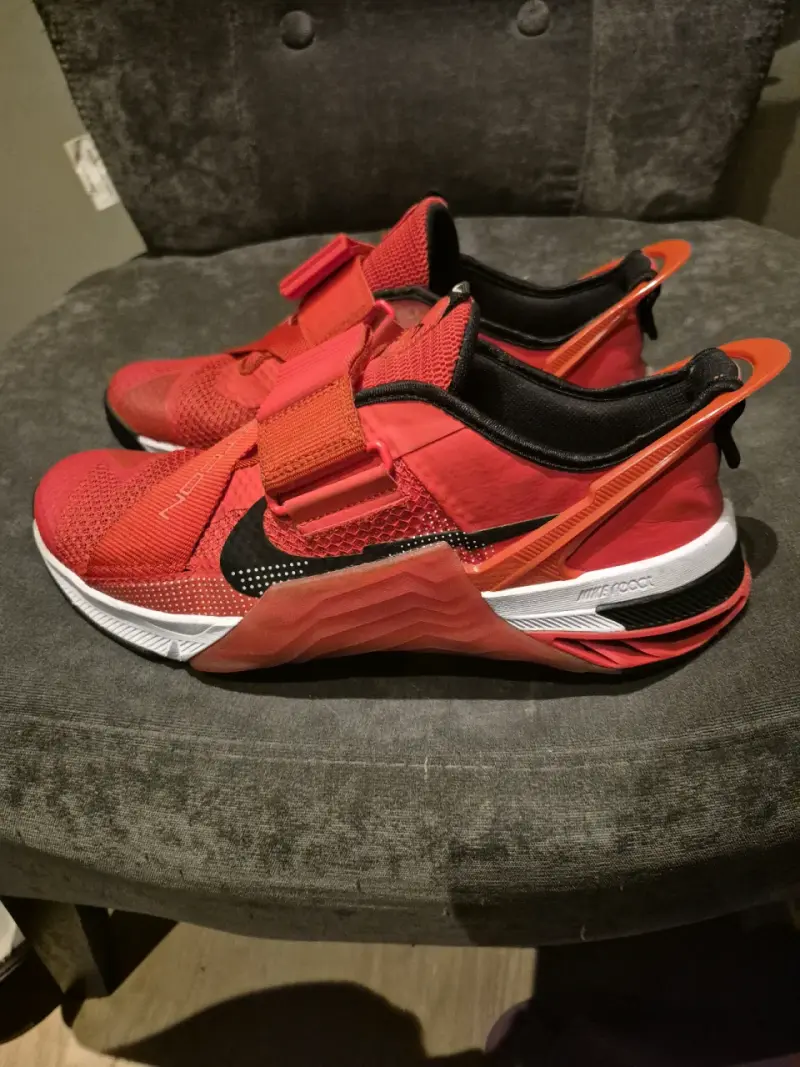 Zapatillas deportivas rojas Nike Metcon - 3