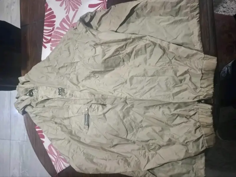 Chaqueta impermeable Helly Hansen beige con capucha - 3