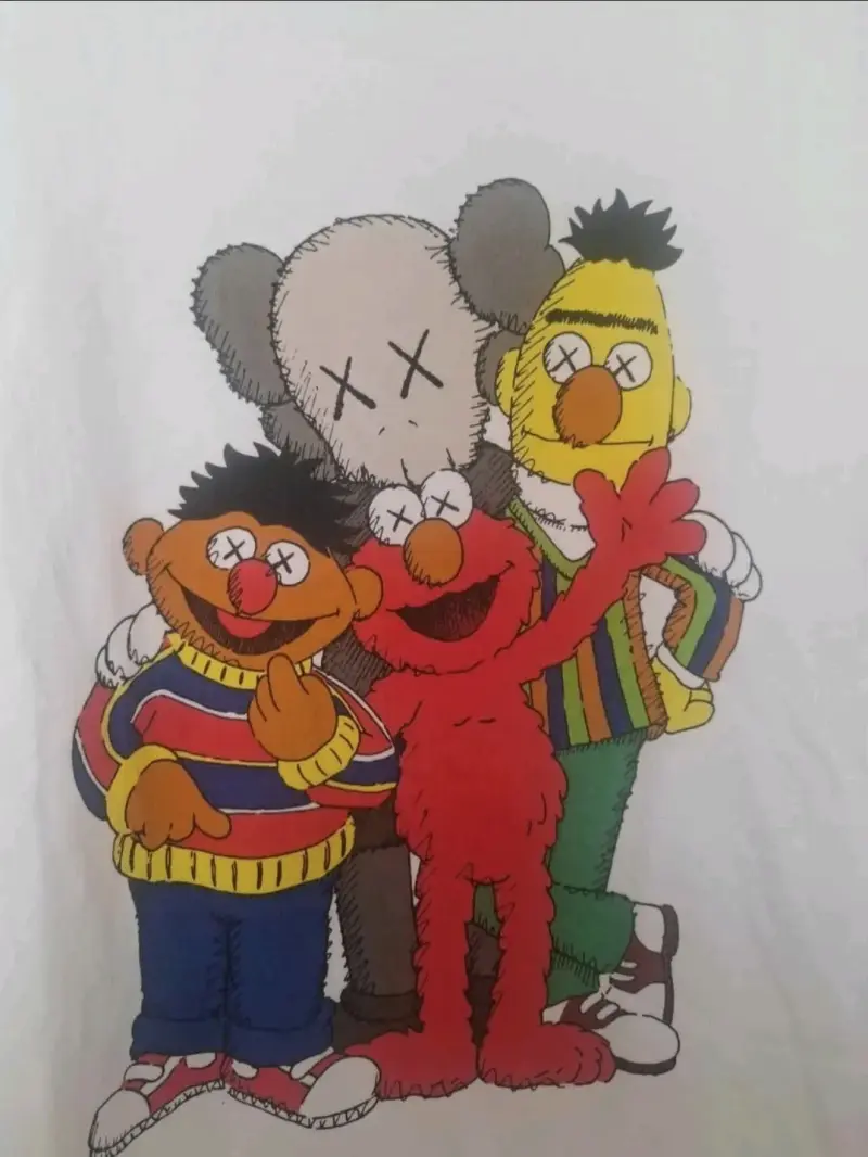 Polera Uniqlo Kaws Sesame Street Blanca - 4