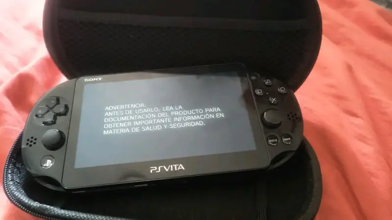 Consola portátil Sony PS Vita con juegos - 1