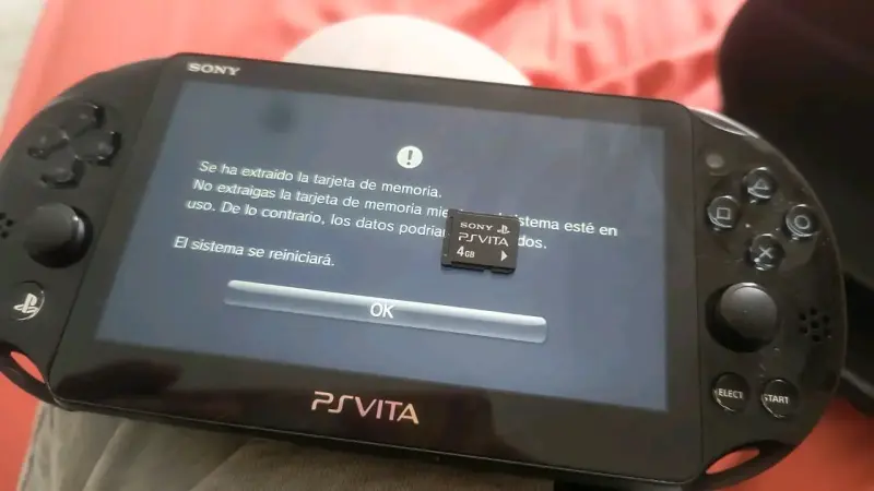 Consola portátil Sony PS Vita con juegos - 3