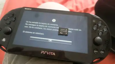 Consola portátil Sony PS Vita con juegos - miniatura 3