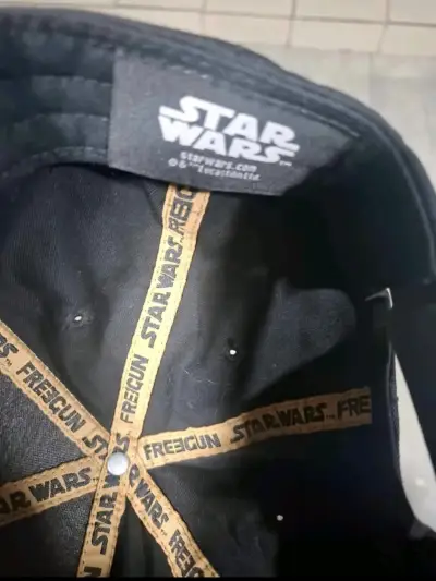 Gorra Star Wars negra con logo amarillo - miniatura 3