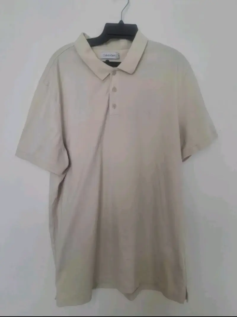 Polera Polo Beige Calvin Klein Talla L