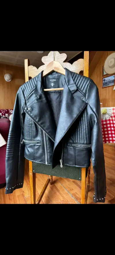 Chaqueta de cuero negra JJO con detalles acolchados - miniatura 2