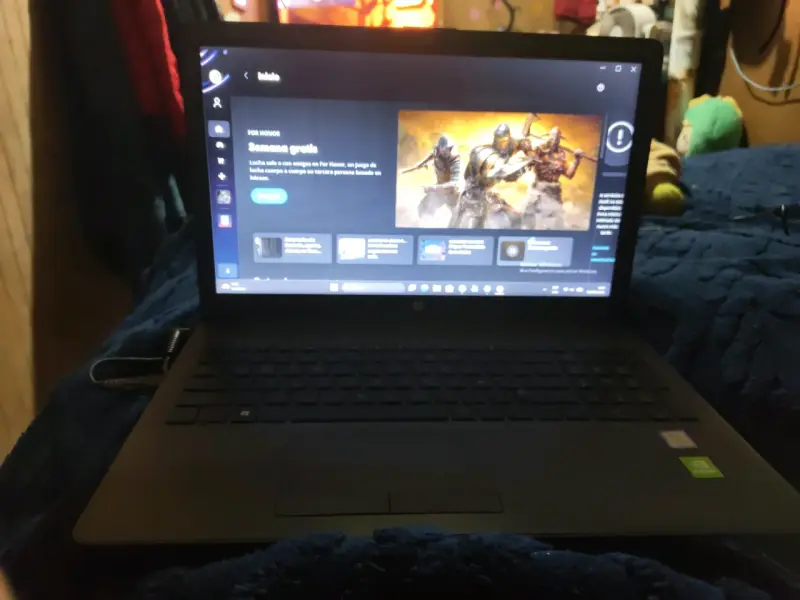 Laptop HP con procesador Intel y tarjeta NVIDIA - 2