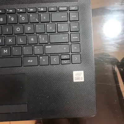 Notebook HP con procesador Intel Core i3 - miniatura 1