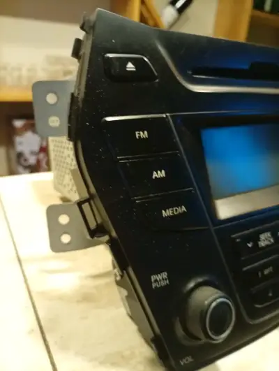 Radio de Auto con Reproductor MP3 y AM/FM - miniatura 1