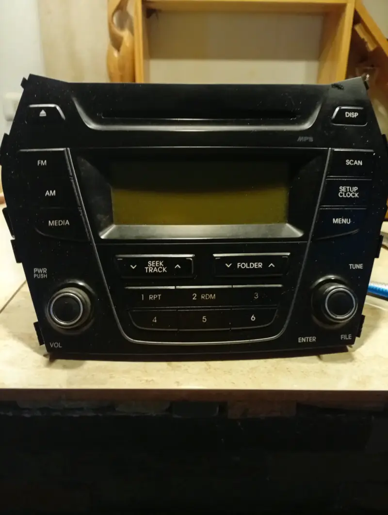 Radio de Auto con Reproductor MP3 y AM/FM - 3